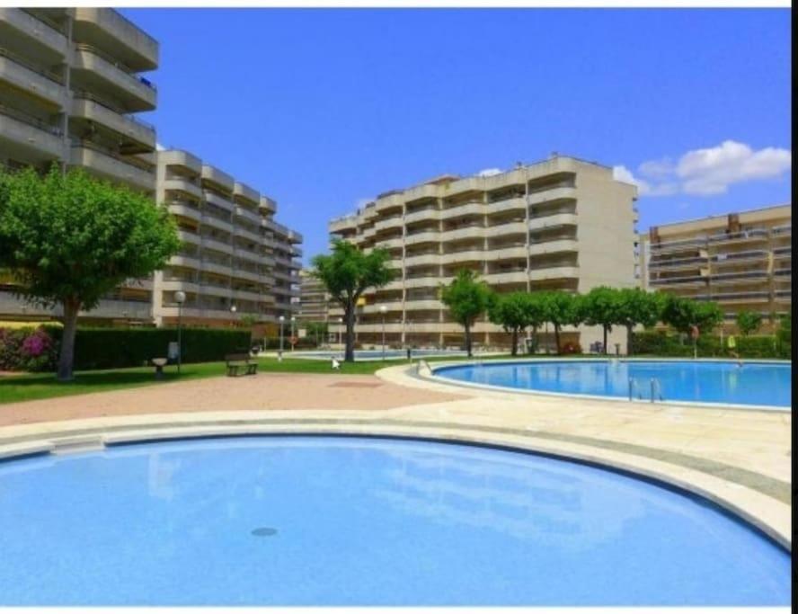 En Centro De Con 3 Piscinas. Apartamento